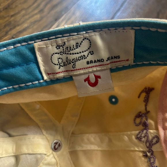 True religion hat - Picture 6 of 9